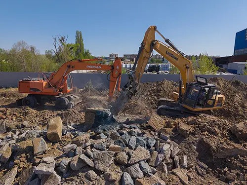 Dismantling of the concrete foundation