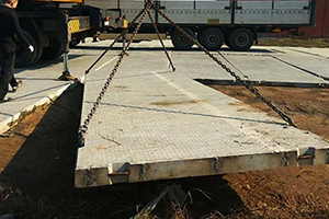 Dismantling of road slabs