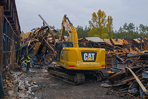 Dismantling of metal constructions photo